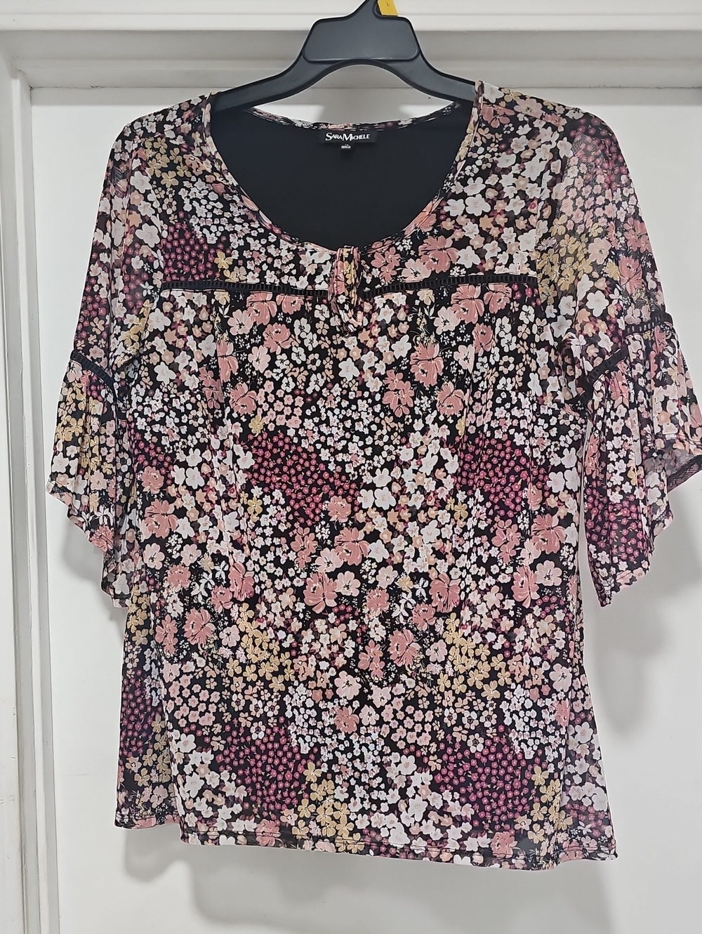 Sara Michelle Black Floral Tie-Neck Short Sleeve Top